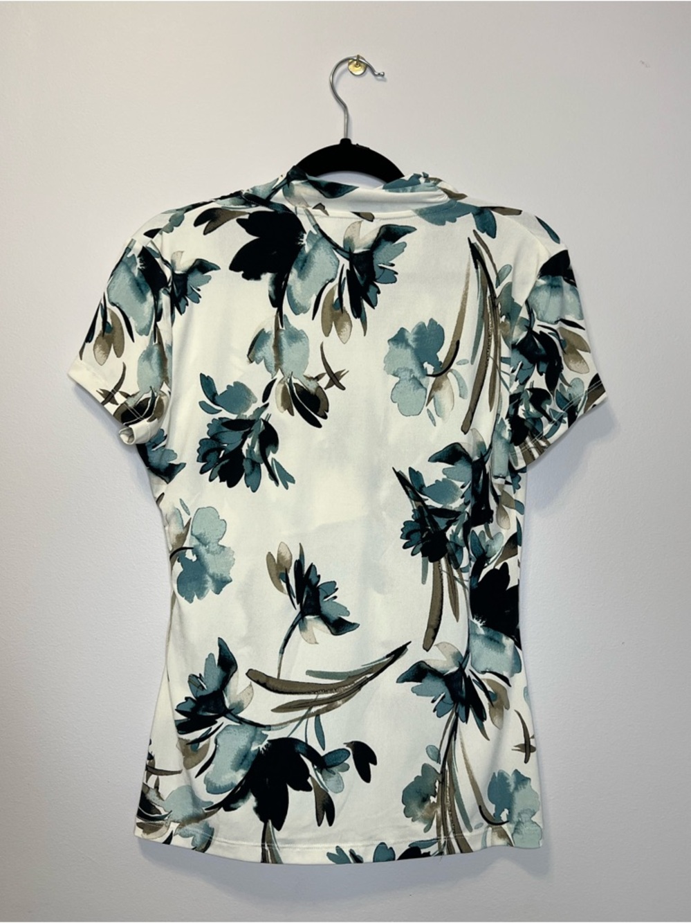 DKNY Watercolor Floral Faux Wrap Short Sleeve Dressy Office Top size Medium - Picture 8 of 9